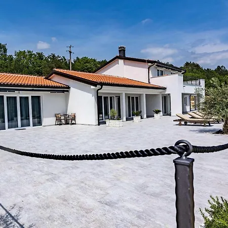 Feriehus Bella *