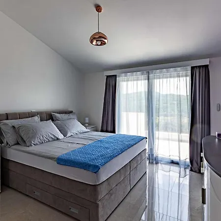 Holiday home Bella *